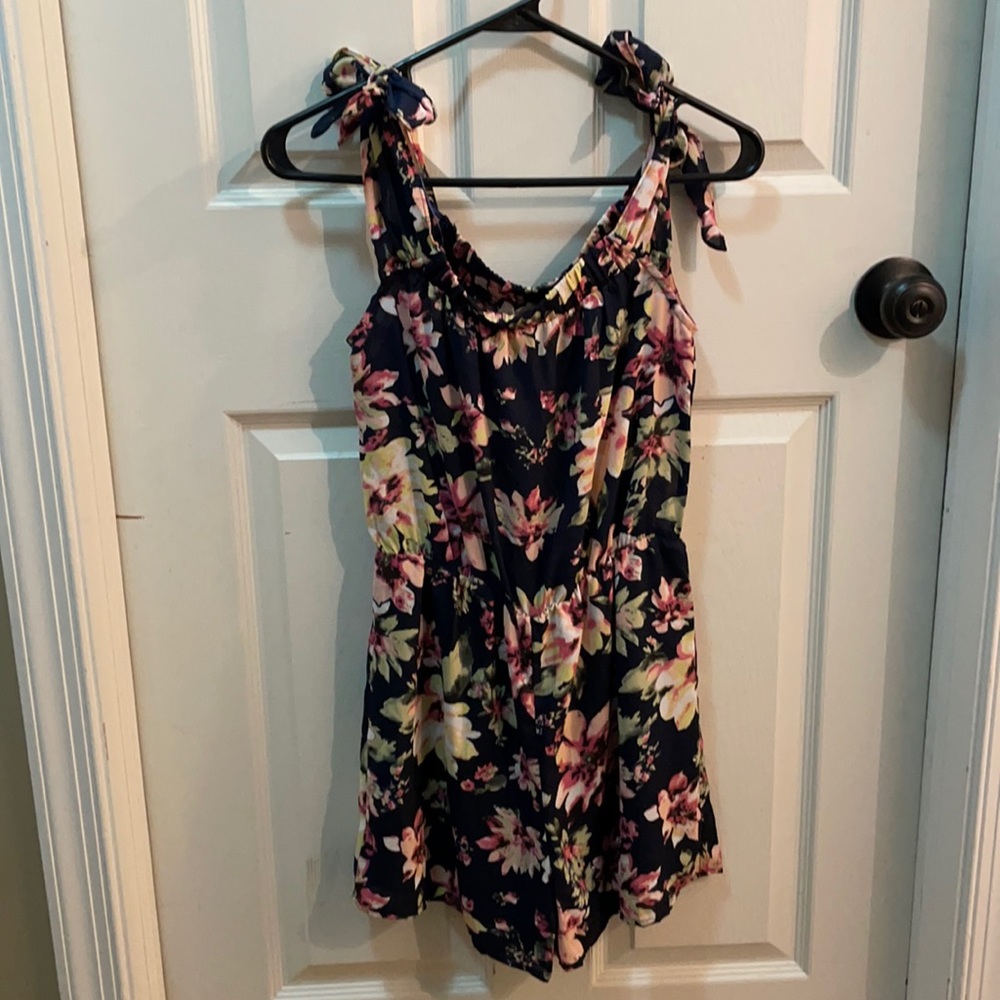 Floral romper size small